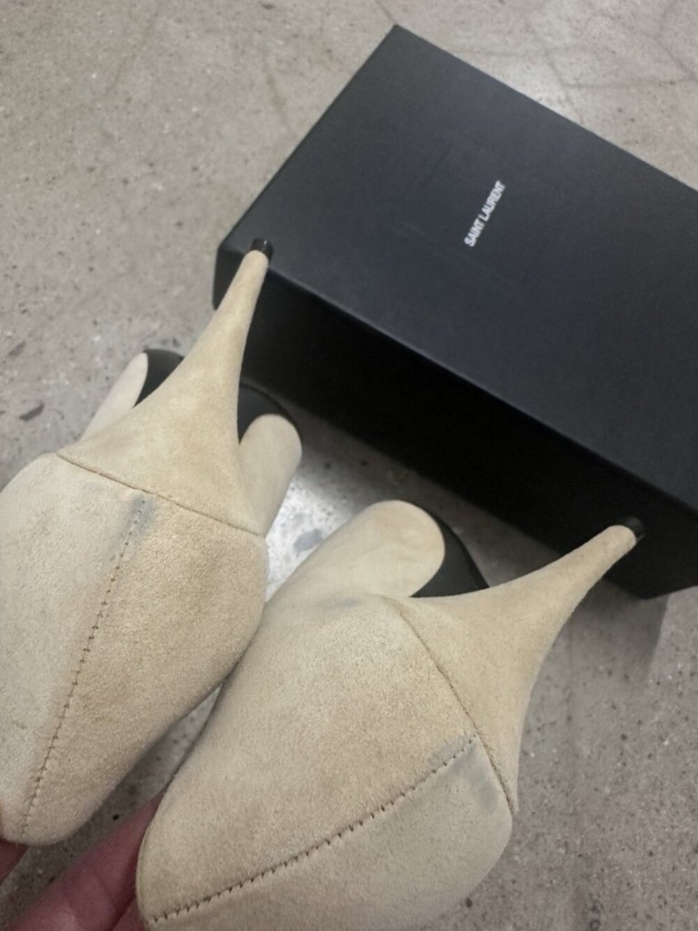 Saint Laurent Nico Pump Heels Cream Suede - Picture 9 of 10
